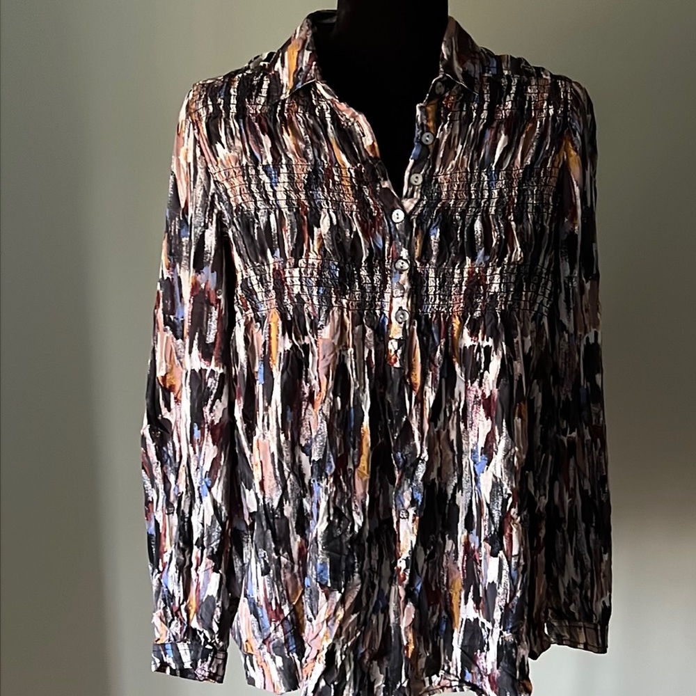Beachlunchlounge poet shirt. Size medium in EUC